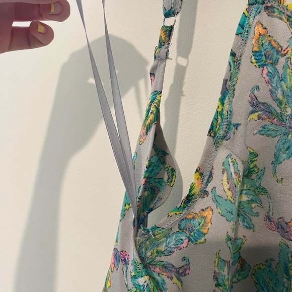 Mika & Gala Floral Romper NWOT - Picture 12 of 12